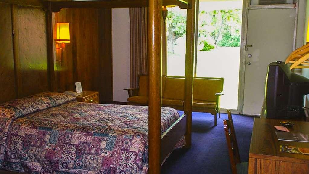 キング イン クリーブランド ストロングスビル 部屋 写真